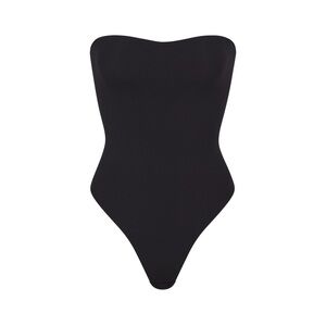 Skims NWT fits everybody’s strapless thong bodysuit with removable straps black